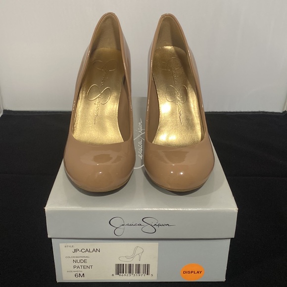 Jessica Simpson nude patent leather pump size 6 women’s - Picture 2 of 6